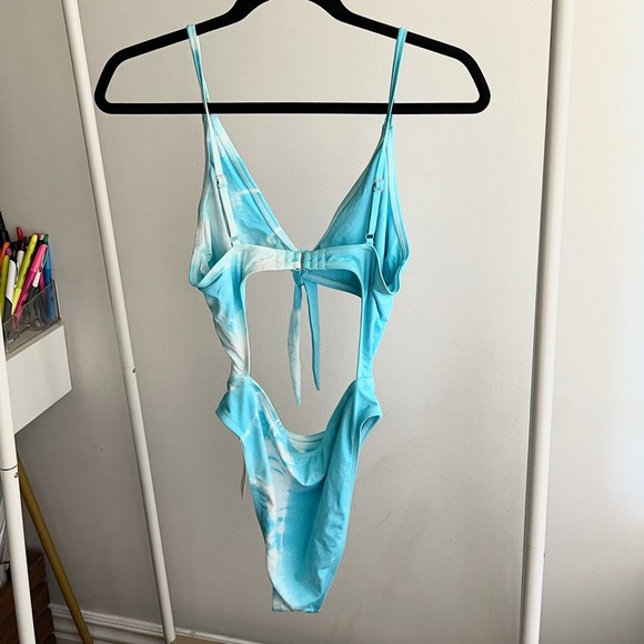 One Piece Cut Out Blue Tie Dye Swimsuit Large - Picture 2 of 3